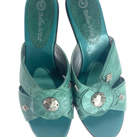 Bella Vita Green Sandals with Open Toe and Crystal Embellishments - Picture 4 of 10